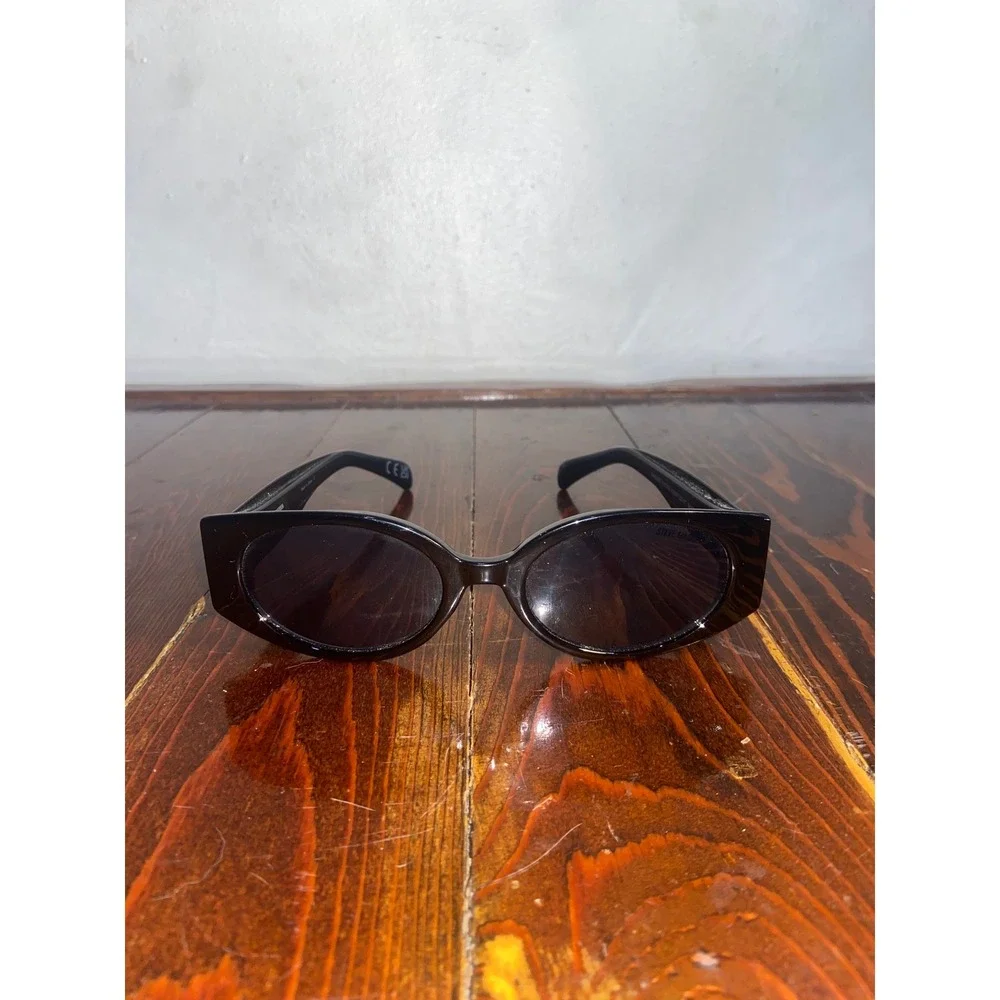 Steve Madden Nancee Black 90s Skinny Rectangular Sunglasses Chunky Retro Frames